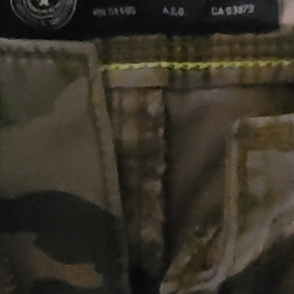 American Eagle Women's Cargo Shorts - Picture 2 of 2